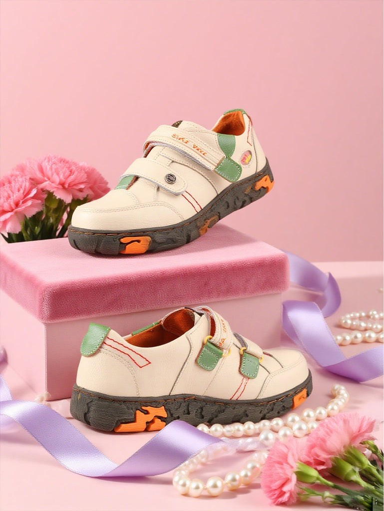 Comfort and Cuteness in Every Step 🥿🌸